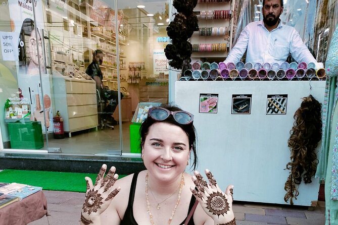 Private Customized Delhi Shopping Tour with Female Consultant - Price and time: what $80 buys you (and what it does not)