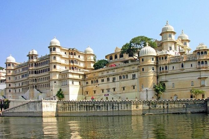 Private Day Tour To Kumbhalgarh Fort And Ranakpur Jain Temple From Udaipur - What to bring so the day feels smooth