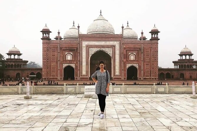 Private Day Trip from Jaipur Taj Mahal and Fathepur Sikri - Private guidance and communication that reduces stress