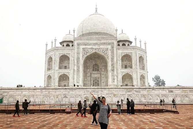 Private Day Trip from Jaipur Taj Mahal and Fathepur Sikri - Taj Mahal with a guide: how to make 2 hours feel like enough