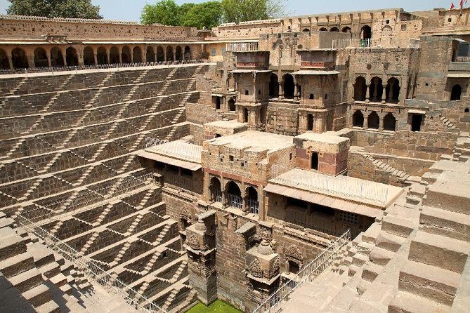 Private Day Trip to Abhaneri Chand Baori Stepwell from Jaipur - The hi-tea break and bottled water: small inclusions that matter