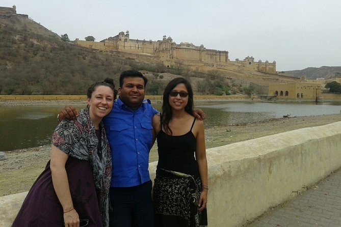 Private Day Trip to Jaipur from Delhi via Expressway - Gaitore Ki Chhatriyan: a calmer pause between royal sights
