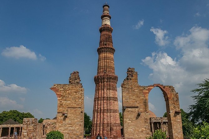 Private Delhi Day Tour with Tour Guide - Chandni Chowk by rickshaw, color and chaos without the stress