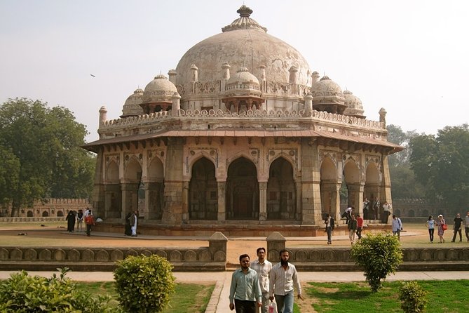 Private Delhi Day Tour with Tour Guide - Qutb Minar for big views and clear context