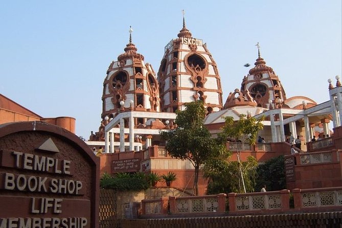 Private Delhi tour with Lotus Temple, ISKCON and Connaught Place with Dinner - Lotus Temple, flower of quiet (with real crowd energy)