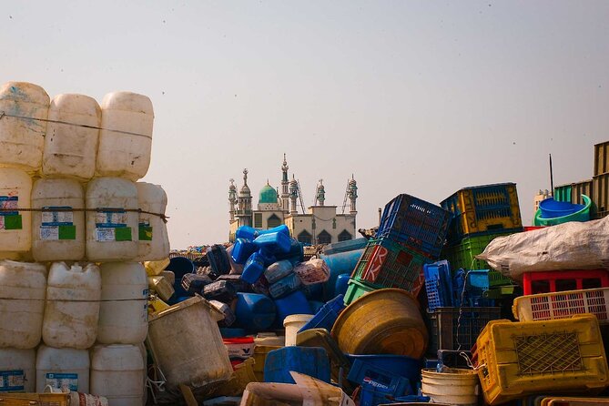 Private Dharavi Slum and Sightseeing Tour - Chor Bazaar, Marine Drive, and Sassoon Dock: markets, night views, and the working waterfront
