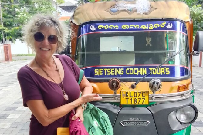 Private Fort kochi Tuk-Tuk Tour - Stop 2: Dutch Cemetery, quiet atmosphere with colonial fingerprints