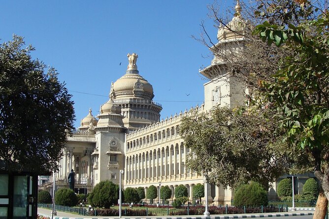 Private Full-Day Bangalore City Tour - Temples and rock caves: the spiritual side of the circuit