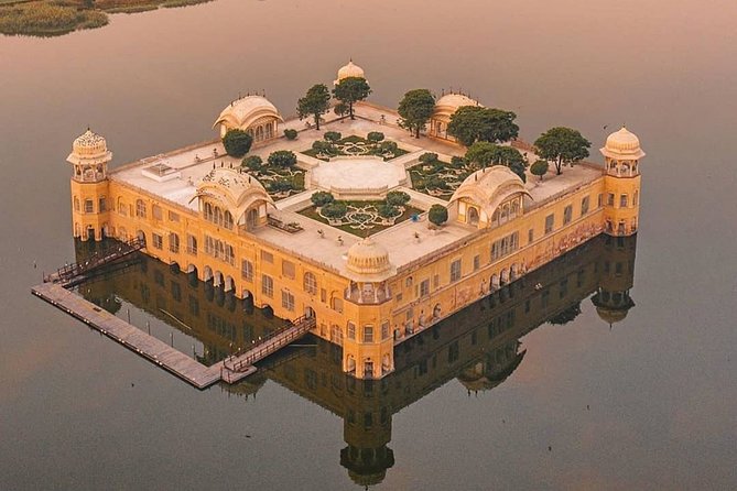 Private Full Day Jaipur Sightseeing Tour By Tuk Tuk - Jal Mahal and the lake pause you did not know you needed