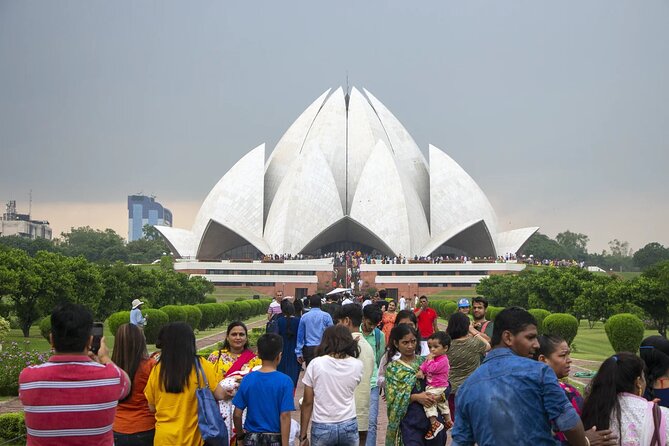Private Full Day Old and New Delhi City Tour by Car - Qutub Minar: Tall Views and a Strong Stop in the Middle