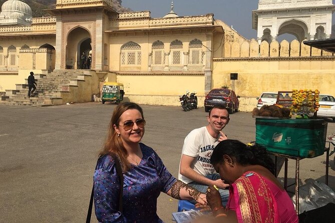 Private Full-Day Sightseeing Tour of Jaipur’s Heritage by Car - Stop 4, Royal Gaitor Tumbas: a quieter royal side of Jaipur