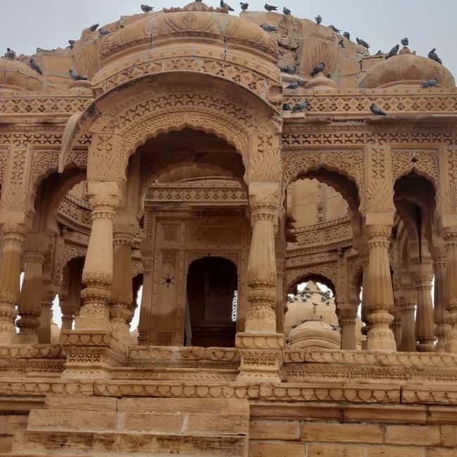 Private Full-Day Tour of Golden City Jaisalmer - Mandir Palace (Badal Vilas): a smaller stop with big atmosphere potential