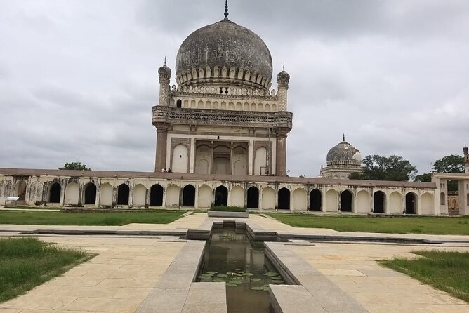 Private Full Day Tour of Hyderabad City - Charminar and Mecca Masjid: Two Icons, Different Vibes, Same Old City Energy