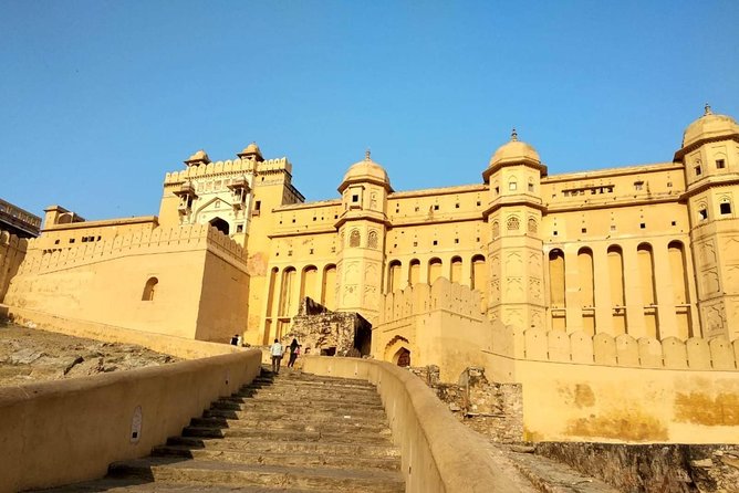 Private Full Day Tour of Jaipur with Guide - Panna Meena ka Kund: the stepwell that keeps the day human