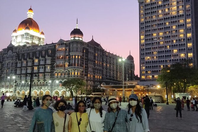Private Guided Walking Tour in Fort & Colaba - St. Thomas Cathedral and Flora Fountain: religious heritage plus city theater