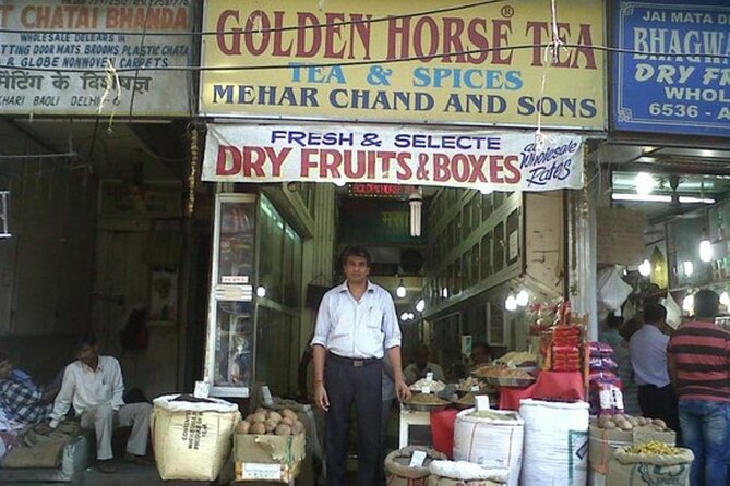 Private Half-Day Guided Shopping Tour with Transfer in Delhi - Private hotel pickup and a driver, so you start shopping fast