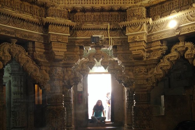 Private Heritage Walking Tour in Jaisalmer Fort and Old Bazaar - Stop 3: Kothari’s Patwaon Ki Haveli, fine stone carving up close