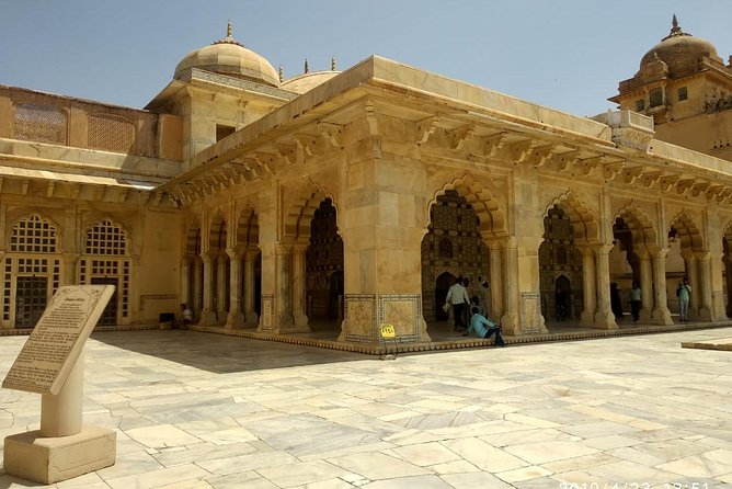 Private Jaipur Full One Day Tour In Pink City With Guide - Amber Palace to City Palace: From Royal Stronghold to Royal Administration