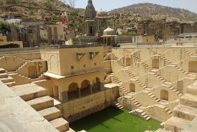 Private Jaipur Full One Day Tour In Pink City With Guide - Jantar Mantar: When Jaipur Turns into Science and Geometry