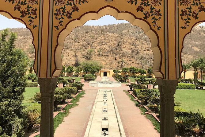 Private Jaipur Half-Day: Amber Fort, Stepwell, Jal Mahal & Gaitor - Jal Mahal on Man Sagar Lake: The “Floating Palace” Look