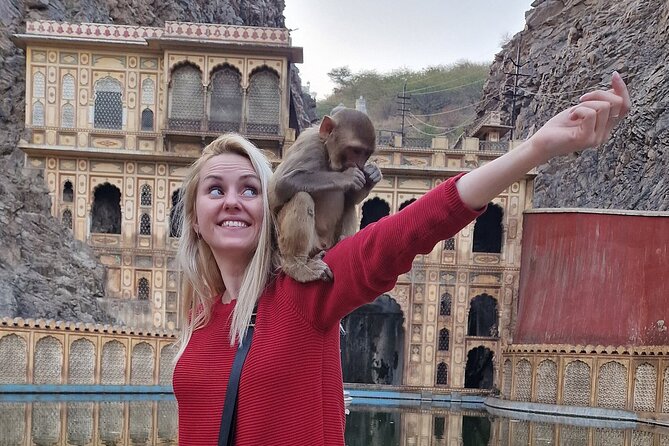 Private Jaipur Half-Day: Amber Fort, Stepwell, Jal Mahal & Gaitor - Royal Gaitor Tombs: Marble Details Before You Hit the Big City Sights