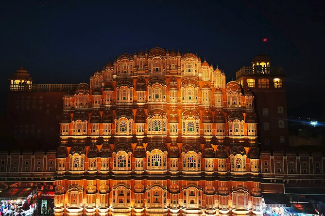 Private Jaipur Night Tour with Nahargarh Sunset Views - Hawa Mahal from outside, the breeze palace glow