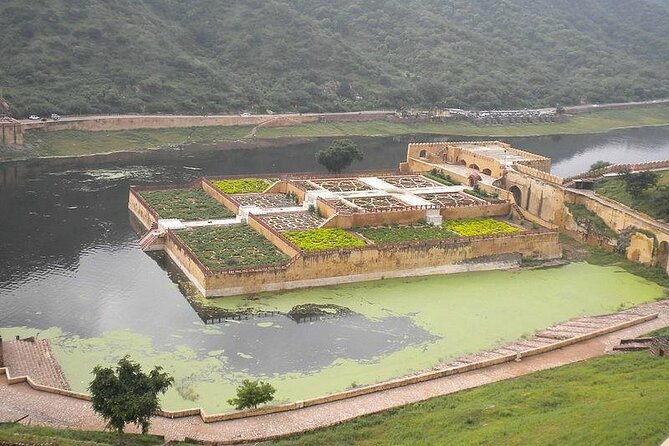 Private Jaipur Pink City Tour by Car & Driver with a Tour Guide - Jantar Mantar: Jaipur’s Stone Astronomy Observatory
