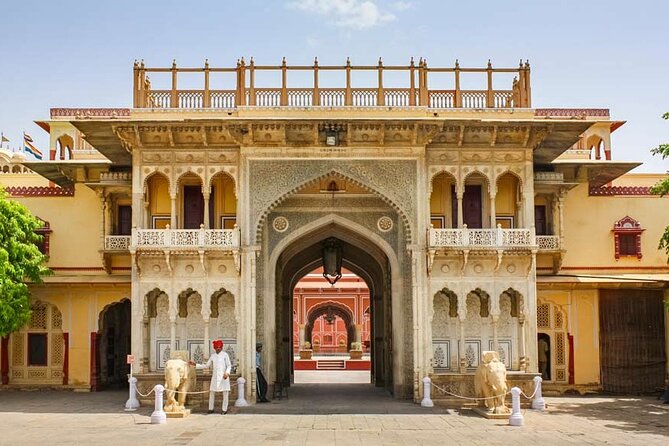 Private Jaipur Sightseeing Day Trip from Delhi - Pickup in Delhi or Gurugram, then the long road to Jaipur