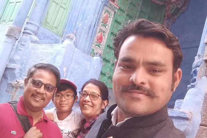 Private Jodhpur Blue City Tour with Hotel Pickup and Drop-off - Stop 5: Sardar Market and the clock tower area for local life