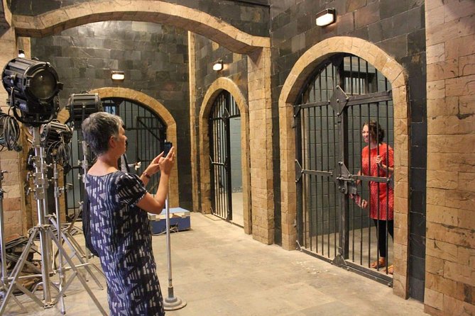 Private Mumbai City Tour and Bollywood Tours With Meal - Juhu Beach: quick seaside flavor without the whole day