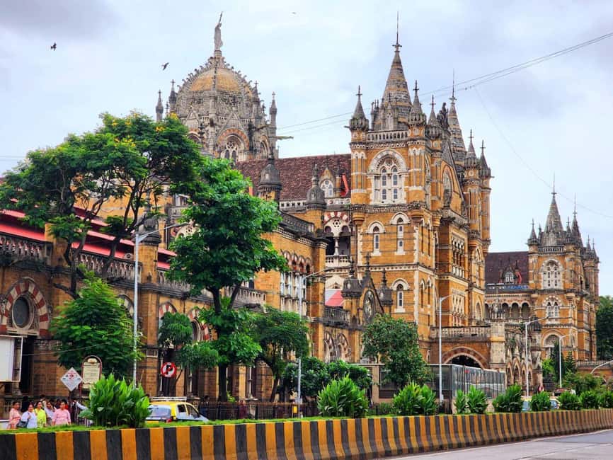 Private Mumbai Sightseeing & Dharavi Slum Tour - Colonial and Art Deco Highlights: Gateway of India to Crawford Market