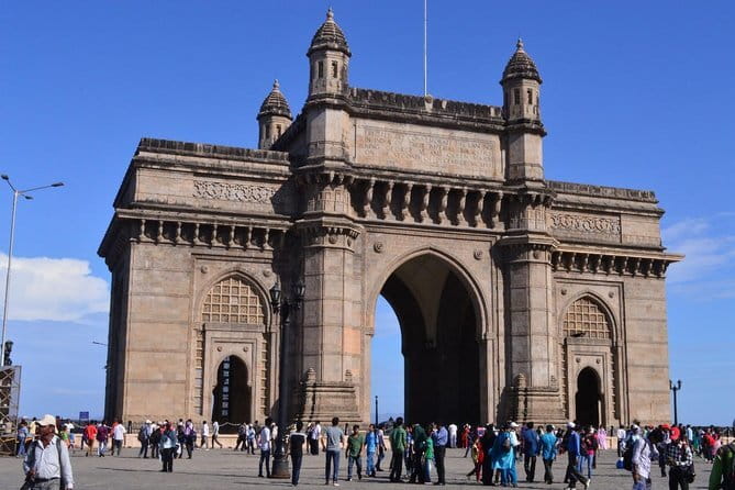 Private Mumbai Sightseeing Tour with Pickup, Car & Guide - Walkeshwar and Malabar Hill: Banganga Tank and Hanging Gardens