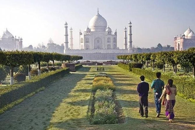 Private Same-Day Taj Mahal & Agra Fort Tour from Jaipur by Car - Lunch at DoubleTree by Hilton Agra, comfort and a timed break