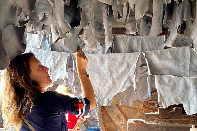 Private Slumdog Millionaire Tour in Dharavi with Slum Visit - Guides you’ll remember: Pooja, Ravi, Bulgi, Hasan, and Chirag