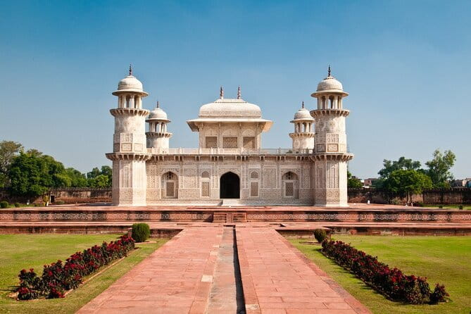 Private Taj Mahal, Agra Fort & Baby Taj Tour from Delhi by Car - How the guides shape the experience (Ali, Maria, Kaif, Raj, and Sadiq)