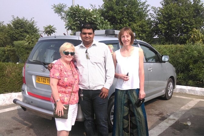 Private Tour : Delhi Day Tour with Tour Guide - Gurudwara Bangla Sahib: a calmer break in the middle