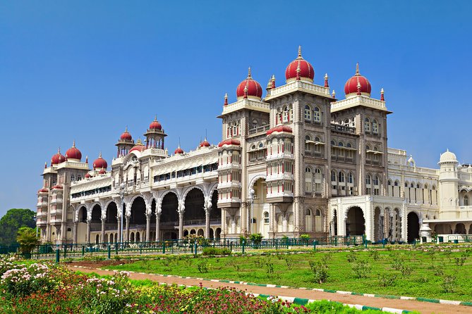 Private Tour: Mysore Palace and Srirangapatna Day Trip from Bangalore - Dariya Daulat Palace: gardens, teak pillars, and Tipu Sultan artifacts