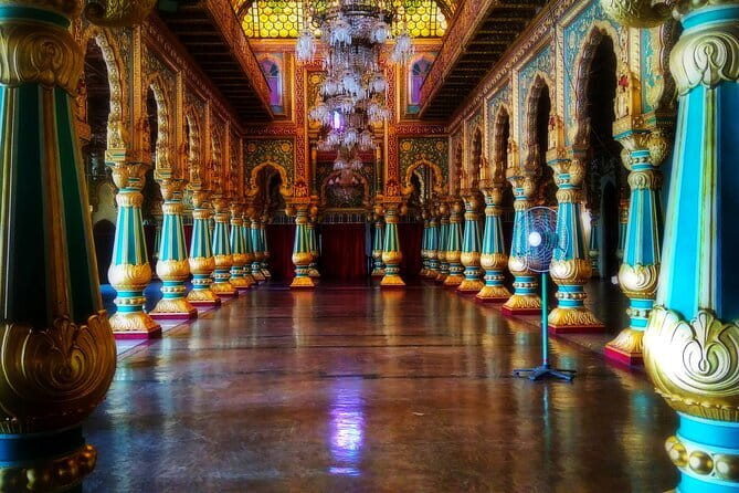 Private tour of Mysore by tourism ministry approved company - Devaraja Market: old bazaar energy without the chaos