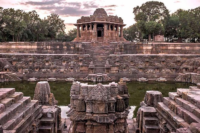 Private Tour of Step well, Modhera Sun Temple & Patola saree weaving by car - The 8:00 am start, the 10-hour rhythm, and where time goes