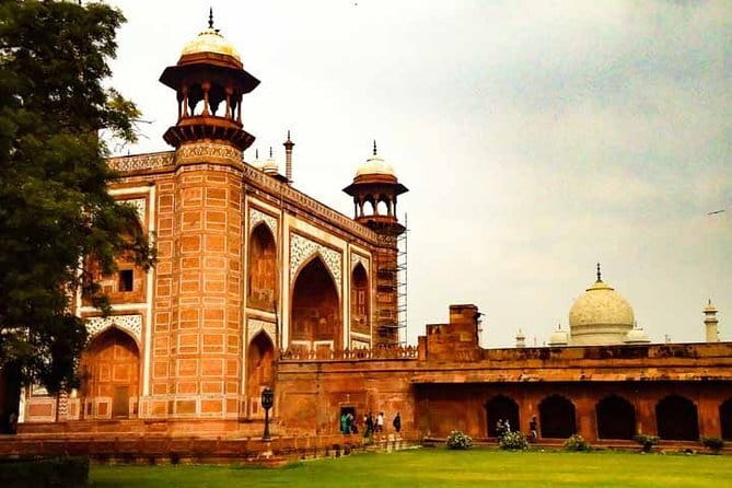 Private Tour of Taj Mahal, Agra Fort & Baby Taj with Agra Pick-up - Price and logistics: is $105 per person actually good value?