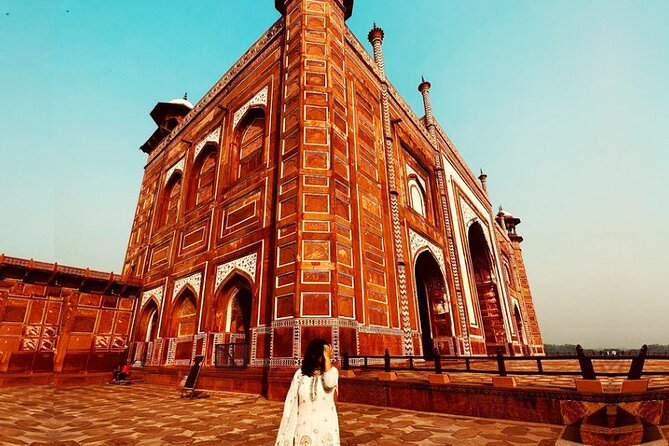 Private Tour of Taj Mahal & Agra Fort with a Professional Guide - Kinari Bazar and the craft stops: shopping time, guided and optional