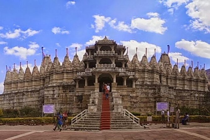Private Transfer From Jodhpur To Udaipur Via Ranakpur Jain Temple - How to spend your time at the temple (without rushing it)