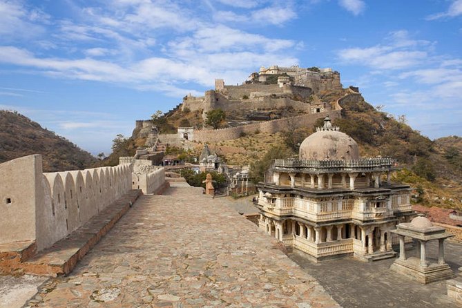 Private Transfer From Udaipur To Jodhpur Via Jain Temple & Kumbhalgarh Fort - Ranakpur Jain Temple: Four Entrances, Five Pillars, Adinath in the Center