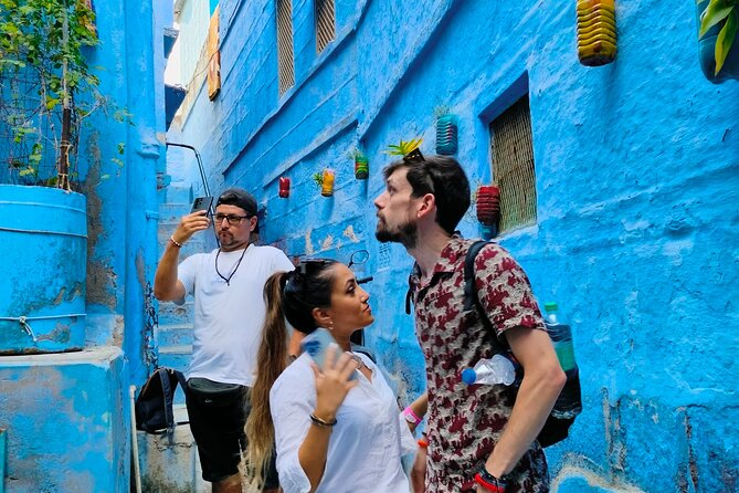 Private Walking Tour in Blue City Jodhpur - Stop 2: Heritage houses and the local textile market
