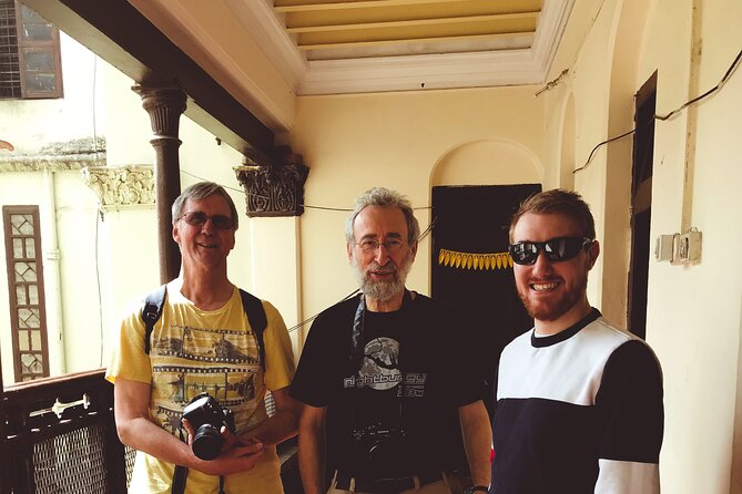 Private Walking Tour of Old Bangalore - Stop 1: Avenue Road, the oldest lanes and 16th-century street stories