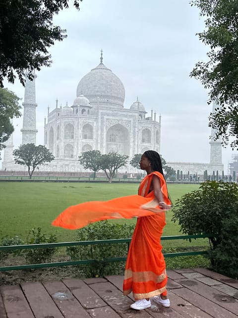 Rent a sari or kurta pajama for Taj Mahal visit & picture - The drive timing back to Agra