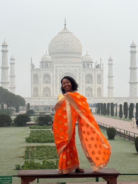 Rent a sari or kurta pajama for Taj Mahal visit & picture - Who this experience is best for