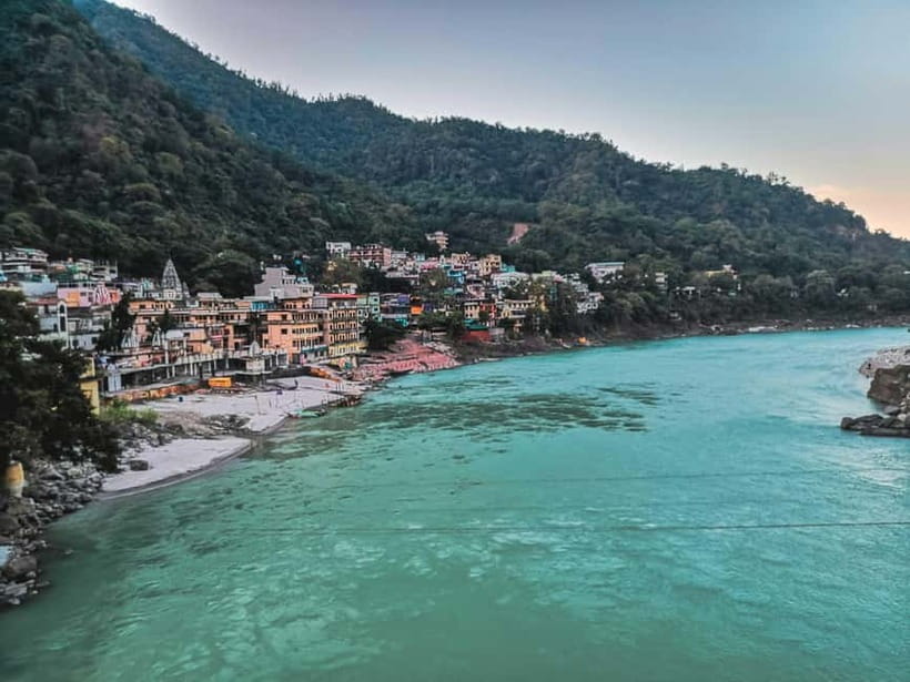 Rishikesh Spiritual Evening Tour with Sacred Ganga Aarti - Parmarth Niketan and the Grand Ganga Aarti: how to get the best view