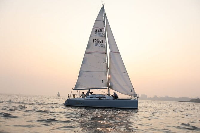 Sailing Experience in Mumbai on Mid Size Yacht - Coffee or tea, water bottle, and your snacks: keep it simple
