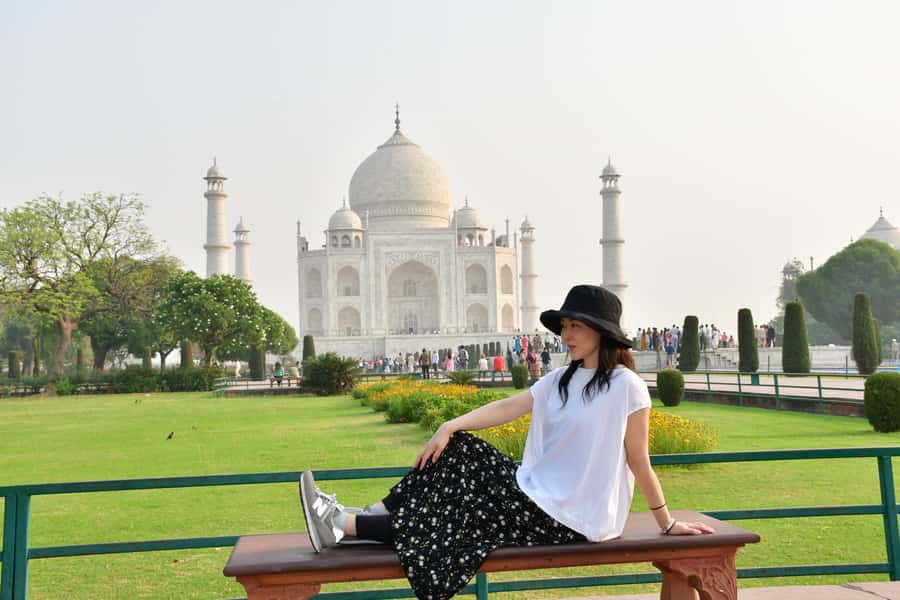 Same Day Agra/Taj Mahal Tour from Delhi – All Inclusive - Taj Mahal with a guide, what to watch for at 9:30 AM
